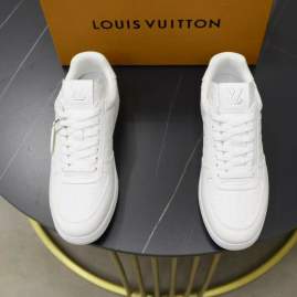 Picture of Louis Vuitton Shoes _SKULVsz38-45hnh082115689